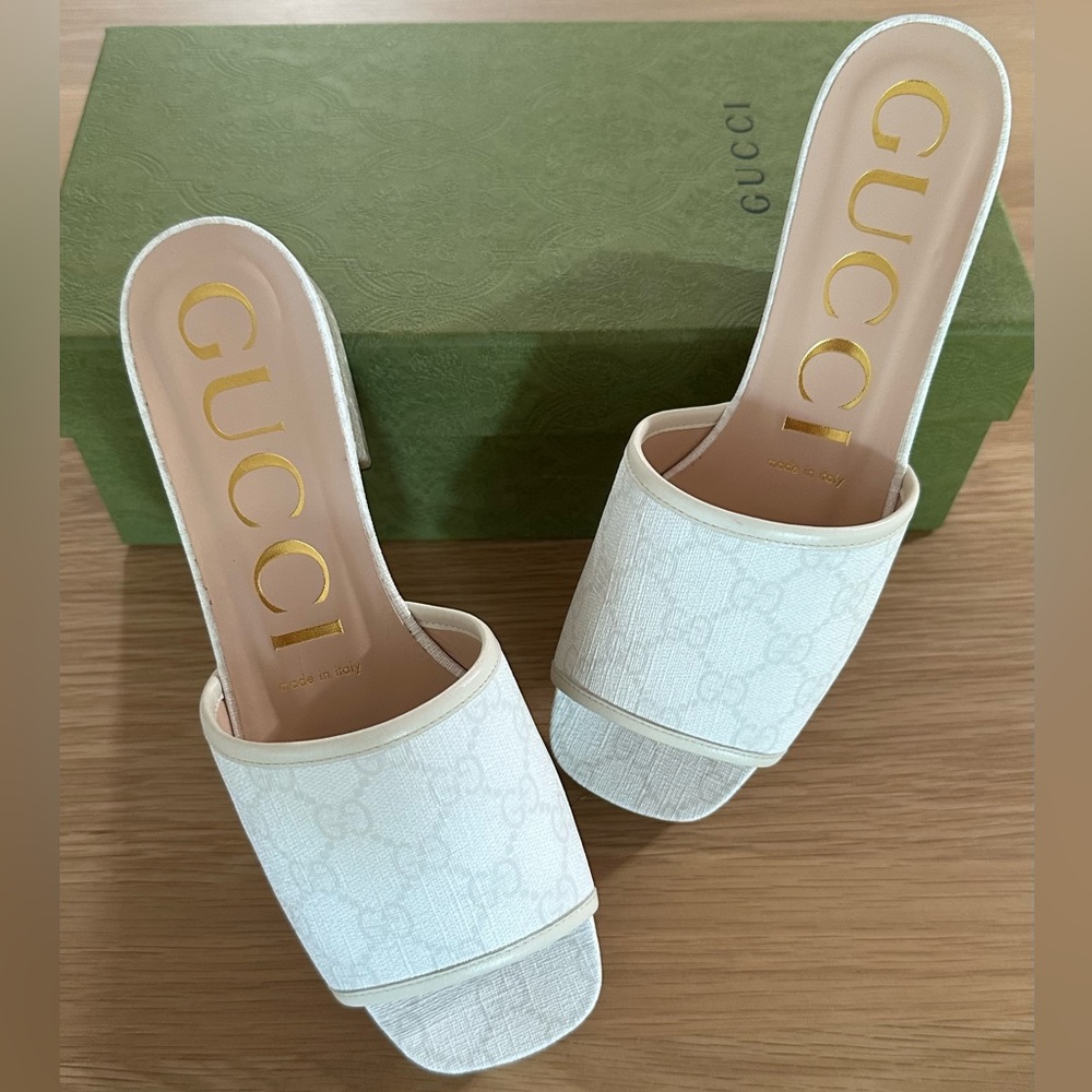 Gucci GG Supreme Canvas Slide Sandal (White, size 38) - Picture 10 of 12